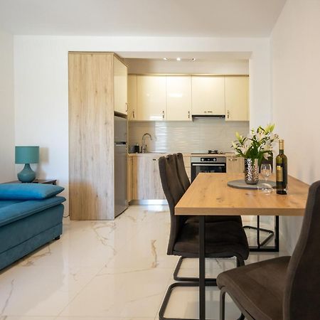 Apartment Iva Vrana  Buitenkant foto