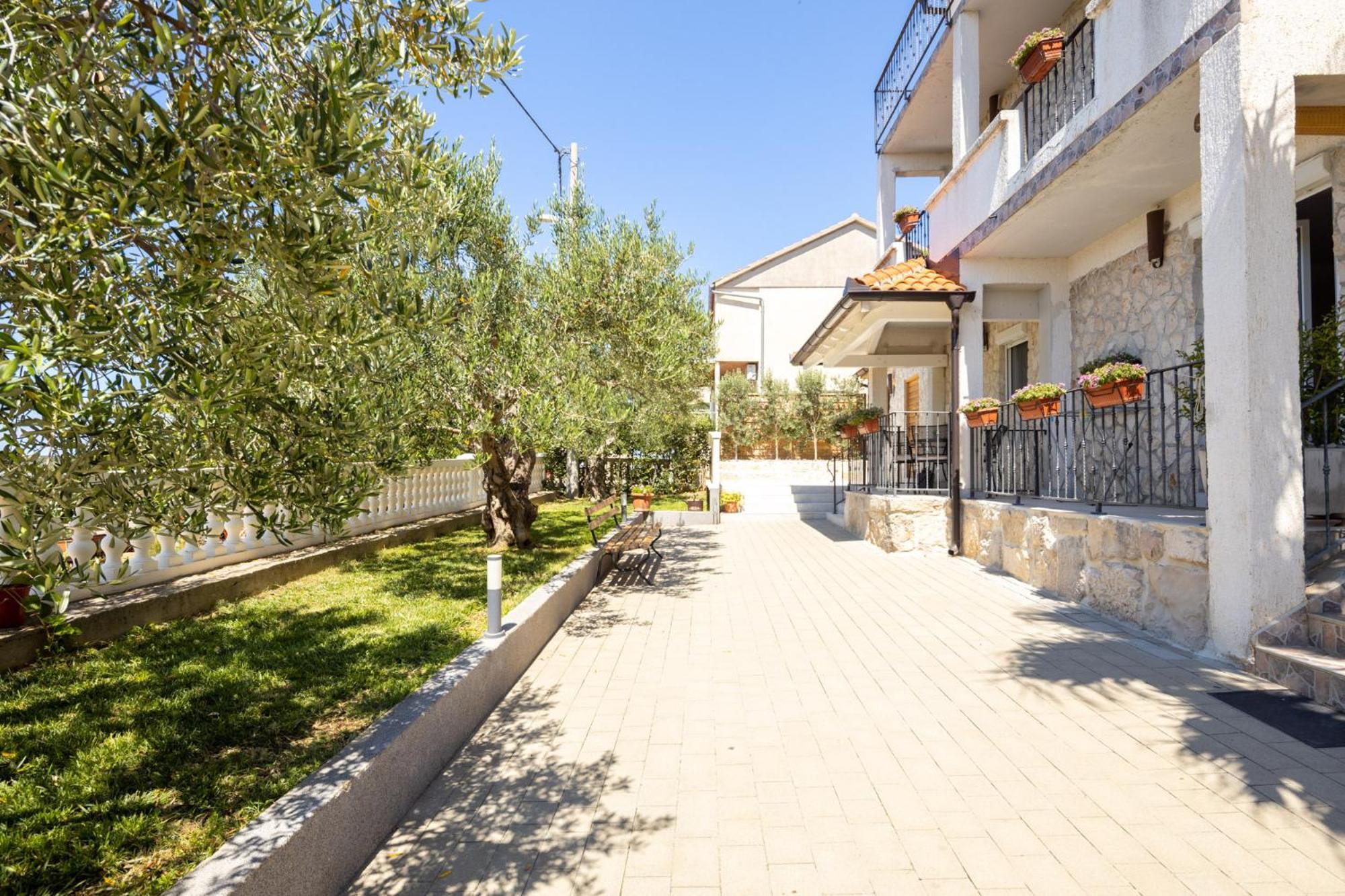 Apartment Iva Vrana  Buitenkant foto