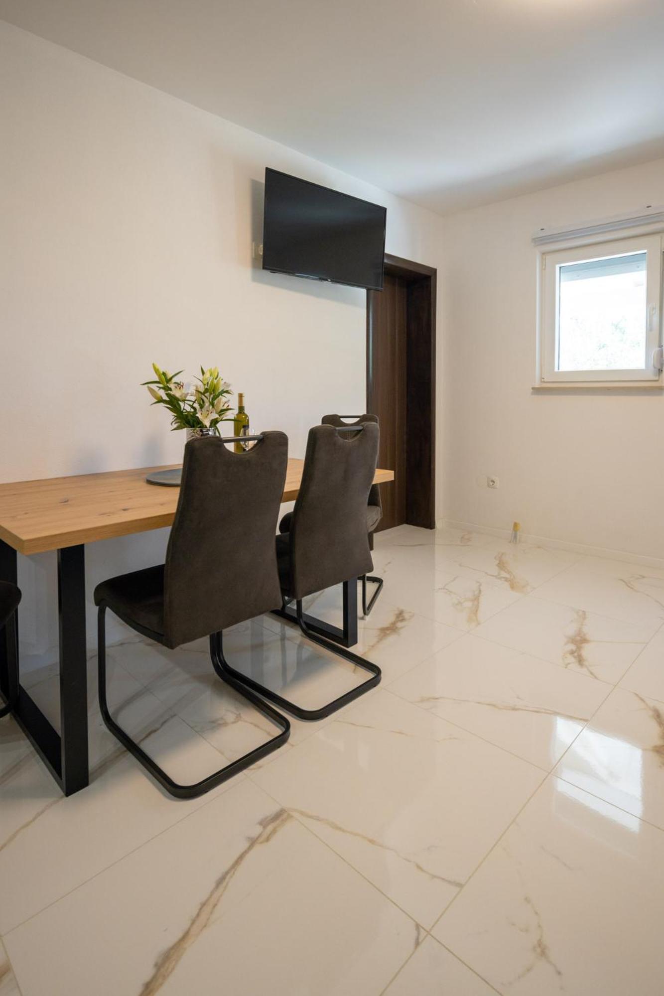 Apartment Iva Vrana  Buitenkant foto